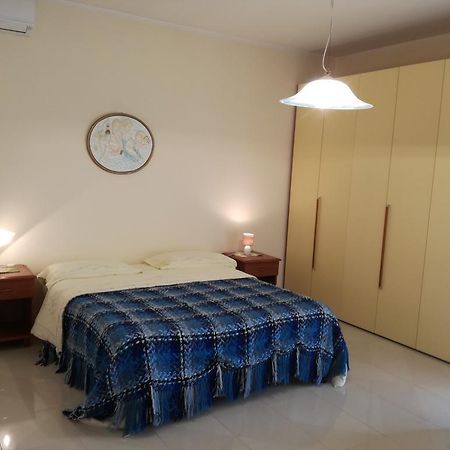 Appartamento In Villa Virginia Fino A 10 Ospiti มอนดราโกเน ภายนอก รูปภาพ