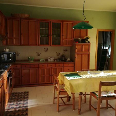 Appartamento In Villa Virginia Fino A 10 Ospiti มอนดราโกเน ภายนอก รูปภาพ