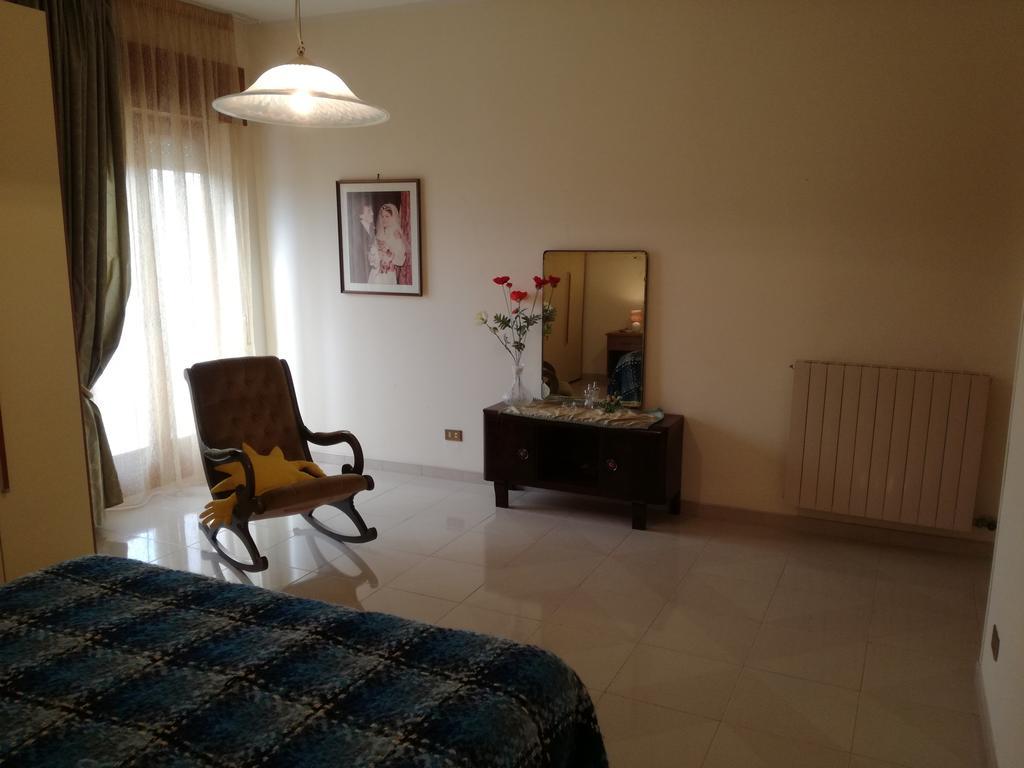 Appartamento In Villa Virginia Fino A 10 Ospiti มอนดราโกเน ภายนอก รูปภาพ