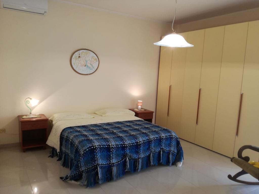Appartamento In Villa Virginia Fino A 10 Ospiti มอนดราโกเน ภายนอก รูปภาพ