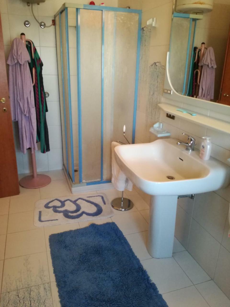 Appartamento In Villa Virginia Fino A 10 Ospiti มอนดราโกเน ภายนอก รูปภาพ